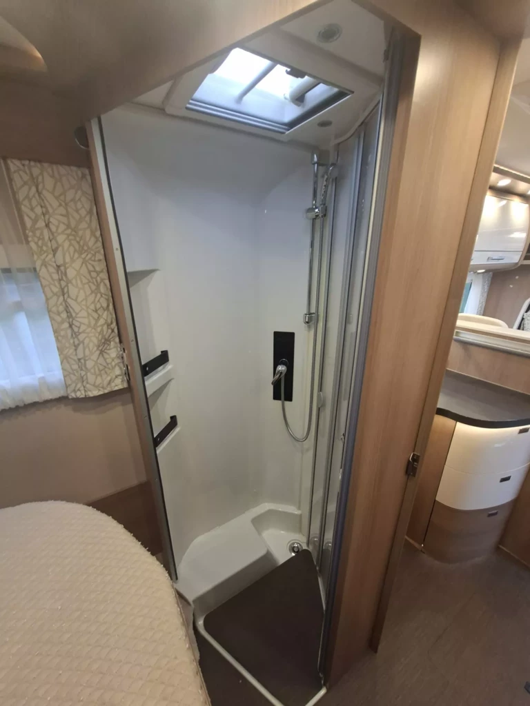 WhatsApp Image 2025-10-24 at 18.50.23 (4)