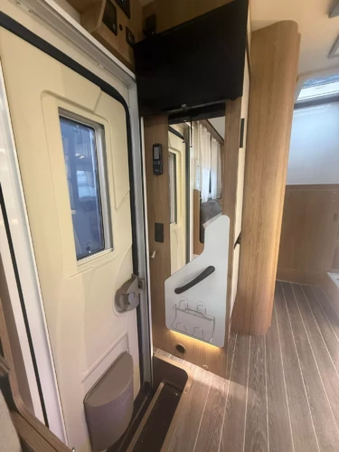 WhatsApp Image 2025-11-13 at 16.12.42