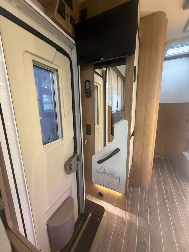 WhatsApp Image 2025-11-13 at 16.12.42